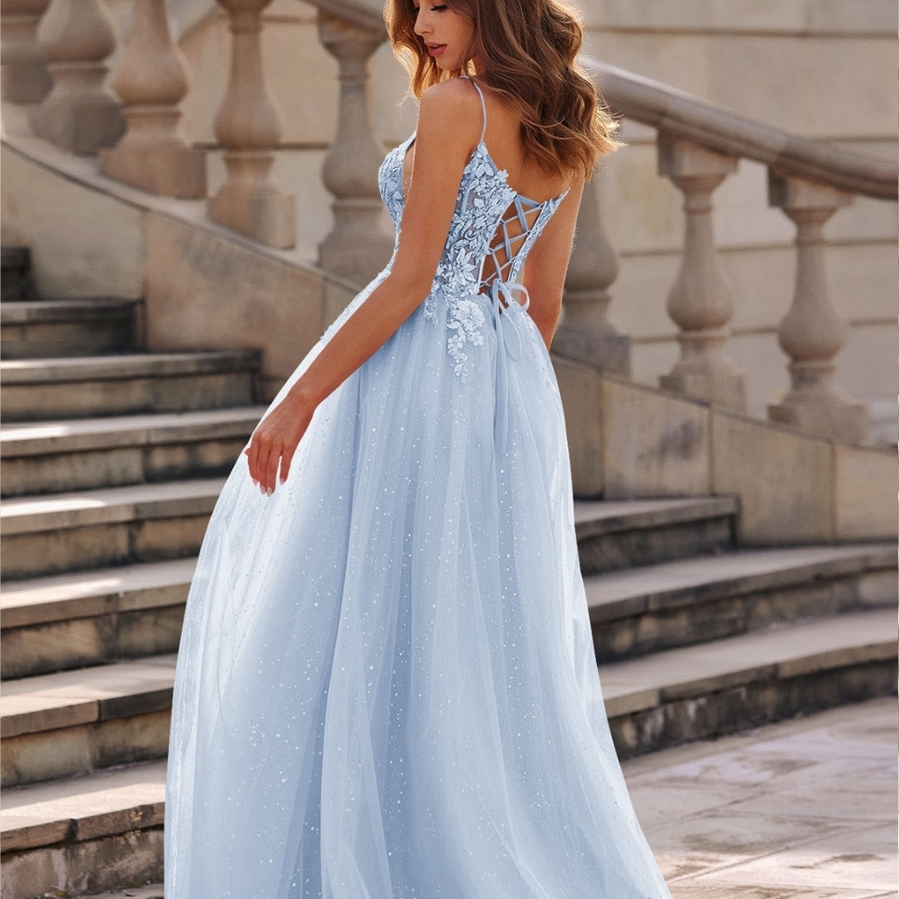 Elegant Blue Evening Gown, Prom, Wedding, Bridal, Bridesmaid Dress. Size 8 - Picture 2 of 6